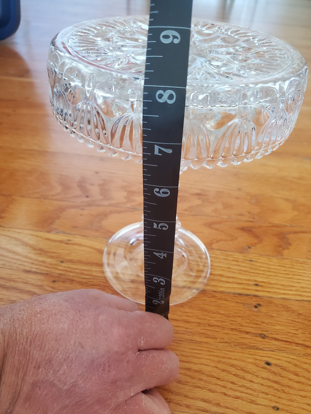 Clear Glass Pedestal Cake Stand - Elegant Scalloped Design - Picture 3 of 8